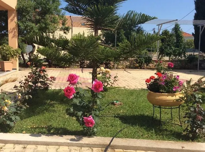 Mel's アパート Pesádha